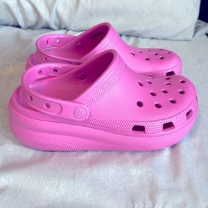 Crocs NWOT Barbie Pink Cutie Crush Playform Clogs girls 3